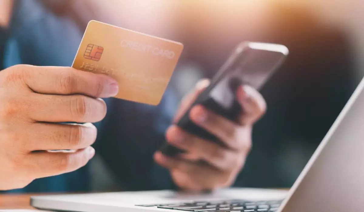 Alertă! Nu răspundeți la aceste mesaje pentru că vă fură datele bancare! Nouă fraudă cu Inteligența Artificială