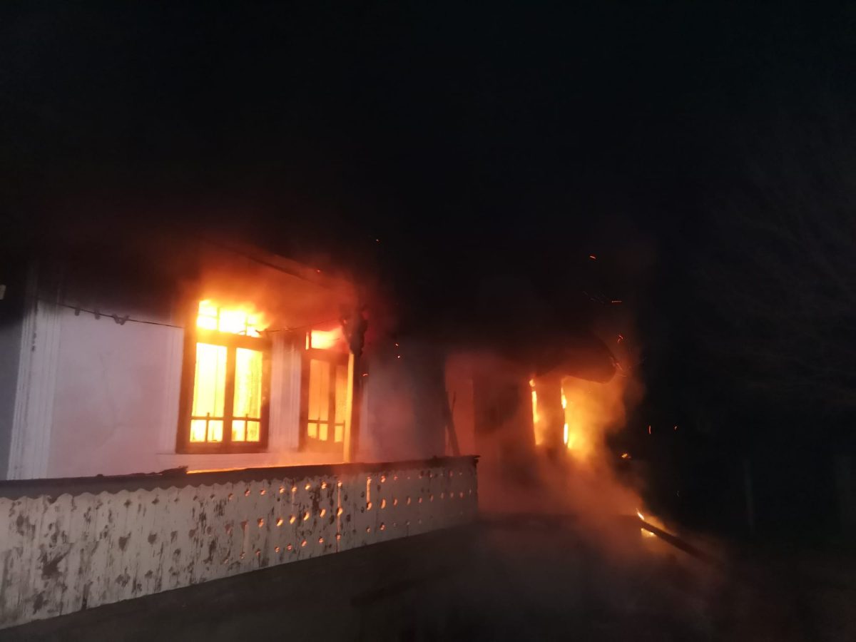 Incendiu în județul Iași. Focul a izbucnit de la o butelie
