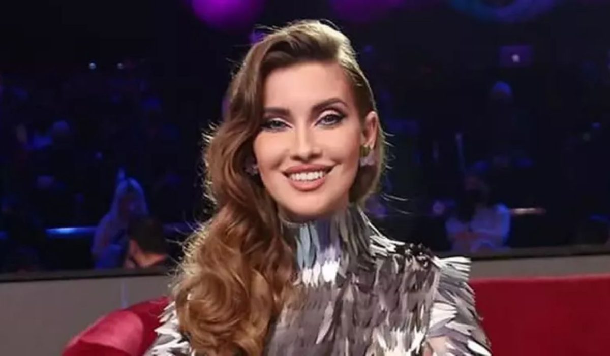 Iulia Albu și-a cumpărat o vilă de 1.200.000 de euro într-o zonă de lux a Capitale. Prin ce dificultăți trece acum vedeta