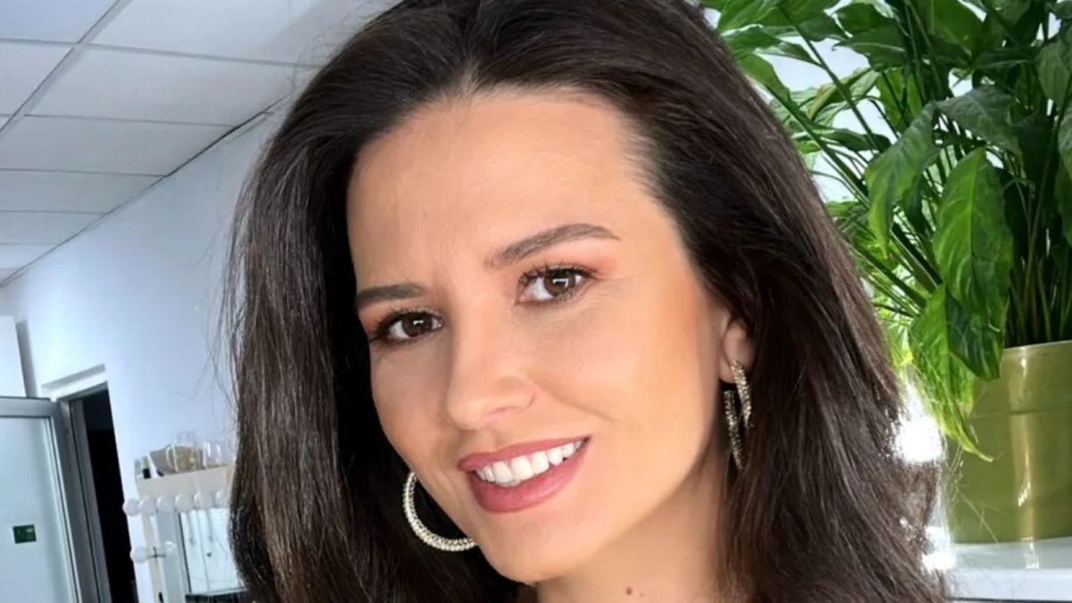 Cum arată Iulia Pârlea, în costum de baie, la 39 de ani. Care este secretul frumuseții fostei lui Alex Pițurcă