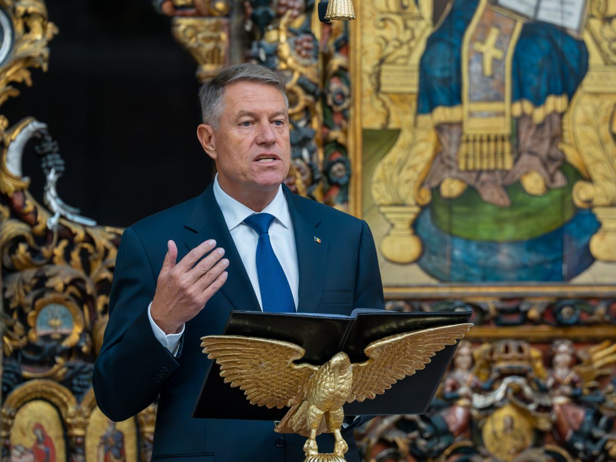 Klaus Iohannis este în depresie! Nu iese din casă de frica oamenilor! Nu deschide nici televizorul