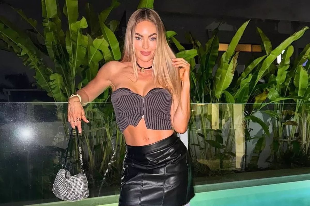 Mămica sexy își afișează formele pe internet! „Oprește-te din a fi atât de fierbinte!”