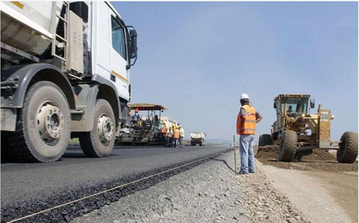 Peste 1,3 milioane de euro vor fi cheltuiți pentru modernizarea unor drumuri comunale! Primăria caută firme pentru realizarea proiectului