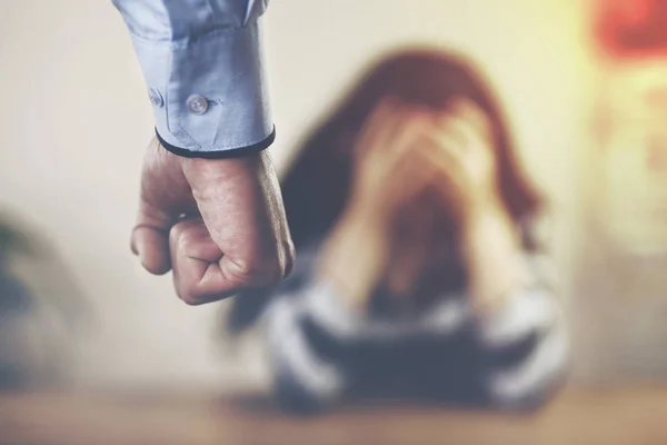 Scandal amoros la Iași! Un bărbat a dat cu soția lui de pământ. Femeia îi ceruse divorțul