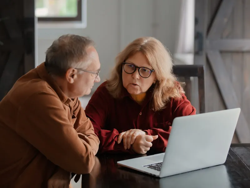 România în pragul crizei pensionarilor. Tot mai mulți vârstnici se reangajează din lipsă de bani