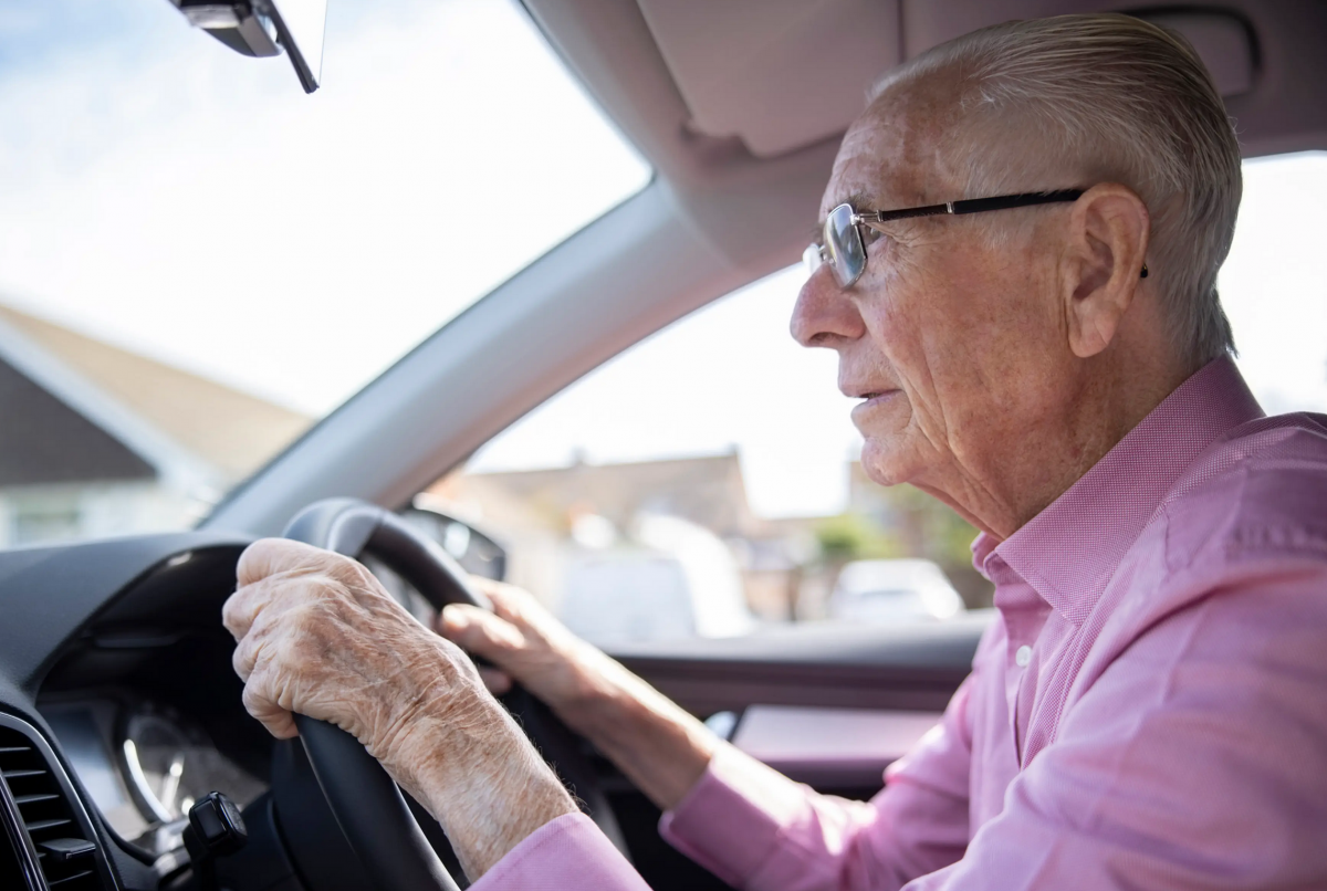 Se schimbă permisele de conducere ale pensionarilor! Noi reguli pentru șoferii în vârstă
