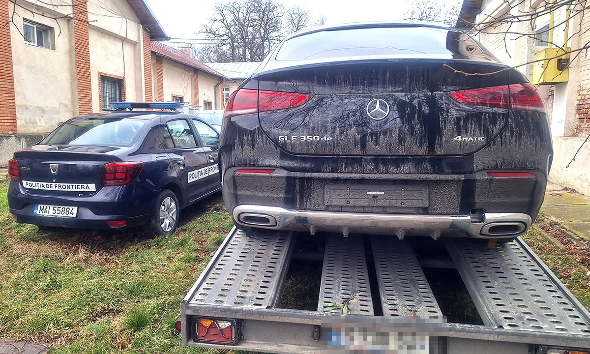 Două autoturisme, estimate la aproximativ 115.000 euro, furate din Italia și Spania, descoperite la PTF Albița