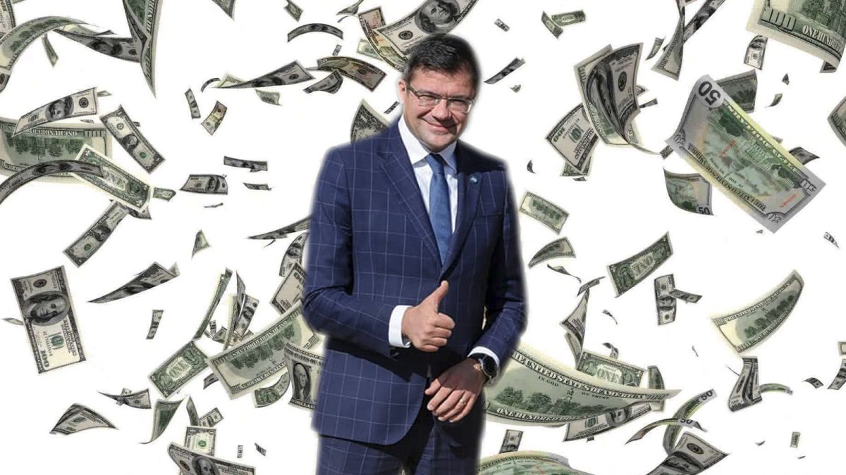 Preferatul PNL și protejatul lui Costel Alexe a mai semnat 2 contracte cu primăriile liberale din județ! Dragoș Samoilă va primi peste 70.000 de lei direct, fără licitație