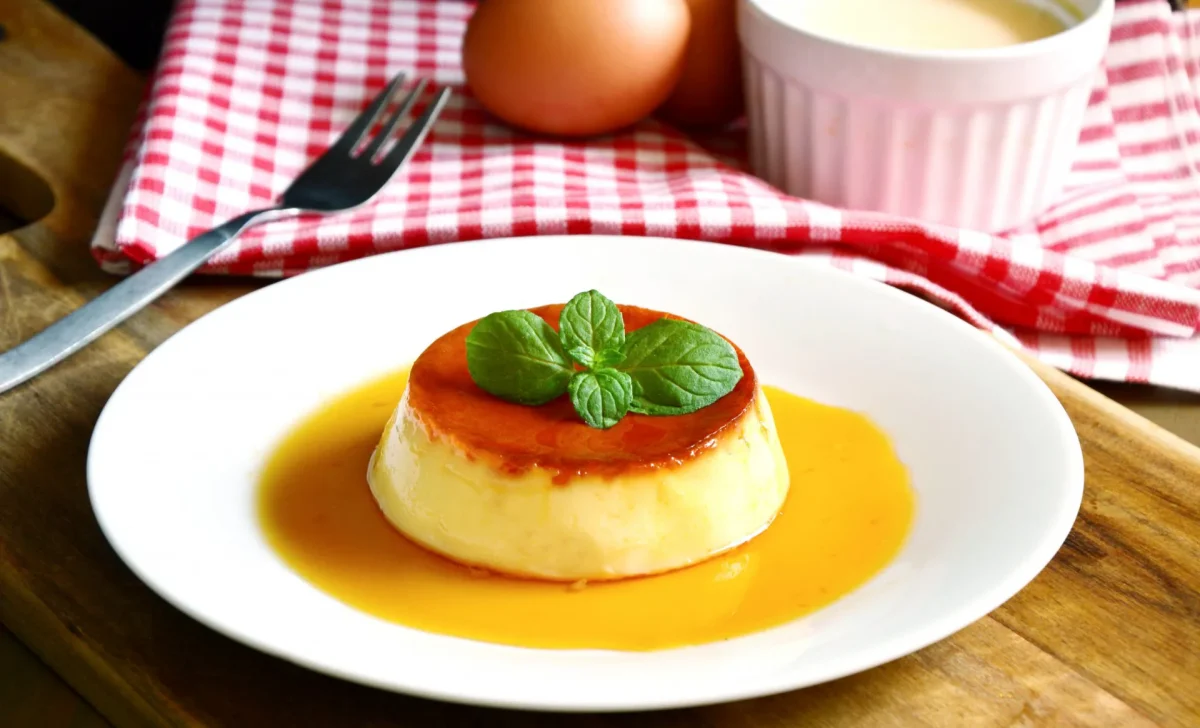 Cât de simplu este să pregătești rețeta de cremă de zahăr ars fără bain marie. Trucuri pentru un desert fin și cremos