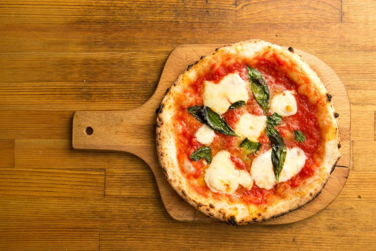 Iată rețeta pentru un blat de pizza ca la pizzerie – Nu vei mai mânca în oraș după ce o prepari