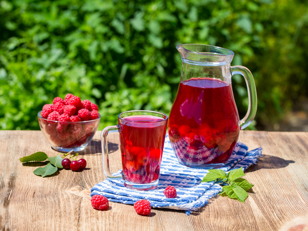 Rețetă de sirop de zmeură pentru iarnă. Cum să faci un desert care să-ți amintească de copilărie