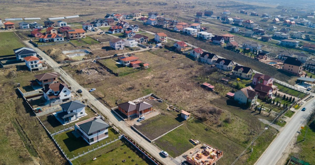 Este interzis pentru românii care au terenuri! Când nu se poate construi chiar dacă actele sunt în regulă