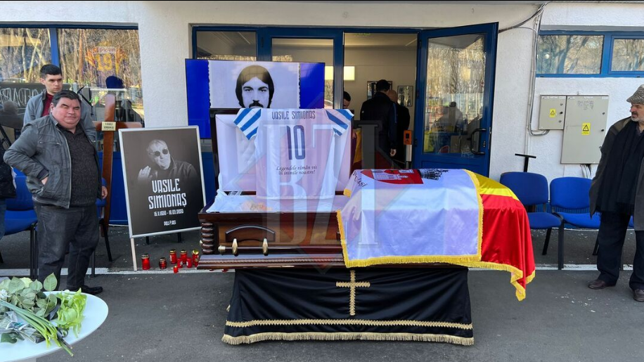 Zi încărcată de emoții la Stadionul Emil Alexandrescu din Iași. Vasile Simionaș, pentru ultima dată în fața suporterilor. A fost condus pe ultimul drum – FOTO – VIDEO – LIVE TEXT