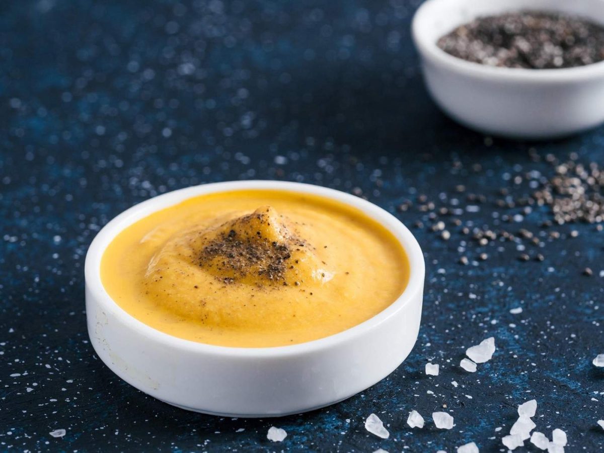 Iată cum să faci un sos de brânză delicios pentru cartofi! Rețetă simplă, rapidă și gustoasă