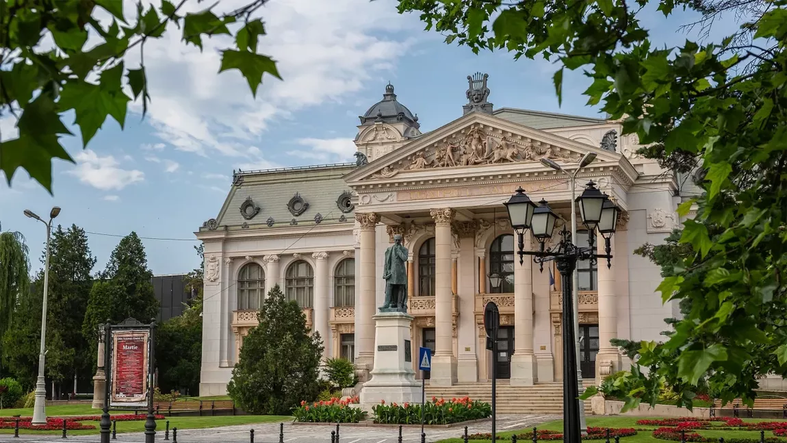 Două spectacole „La traviata” în această săptămână la Opera Iași