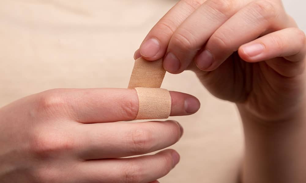 Unguent pentru panarițiu. Cum tratezi infecția de la nivelul degetelor și cât de periculoasă este