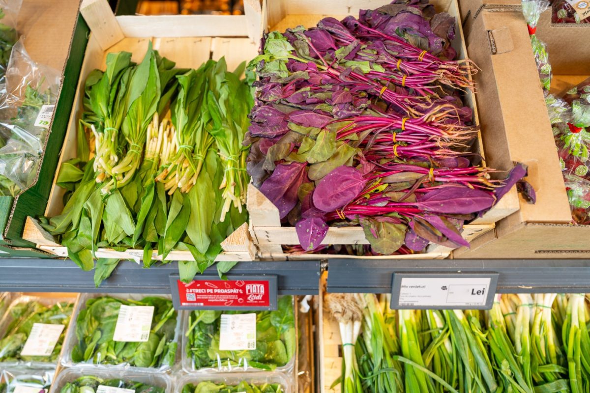 În acest supermarket care găsești verdețuri românești de la producători locali! Românii se înghesuiesc ca la piață