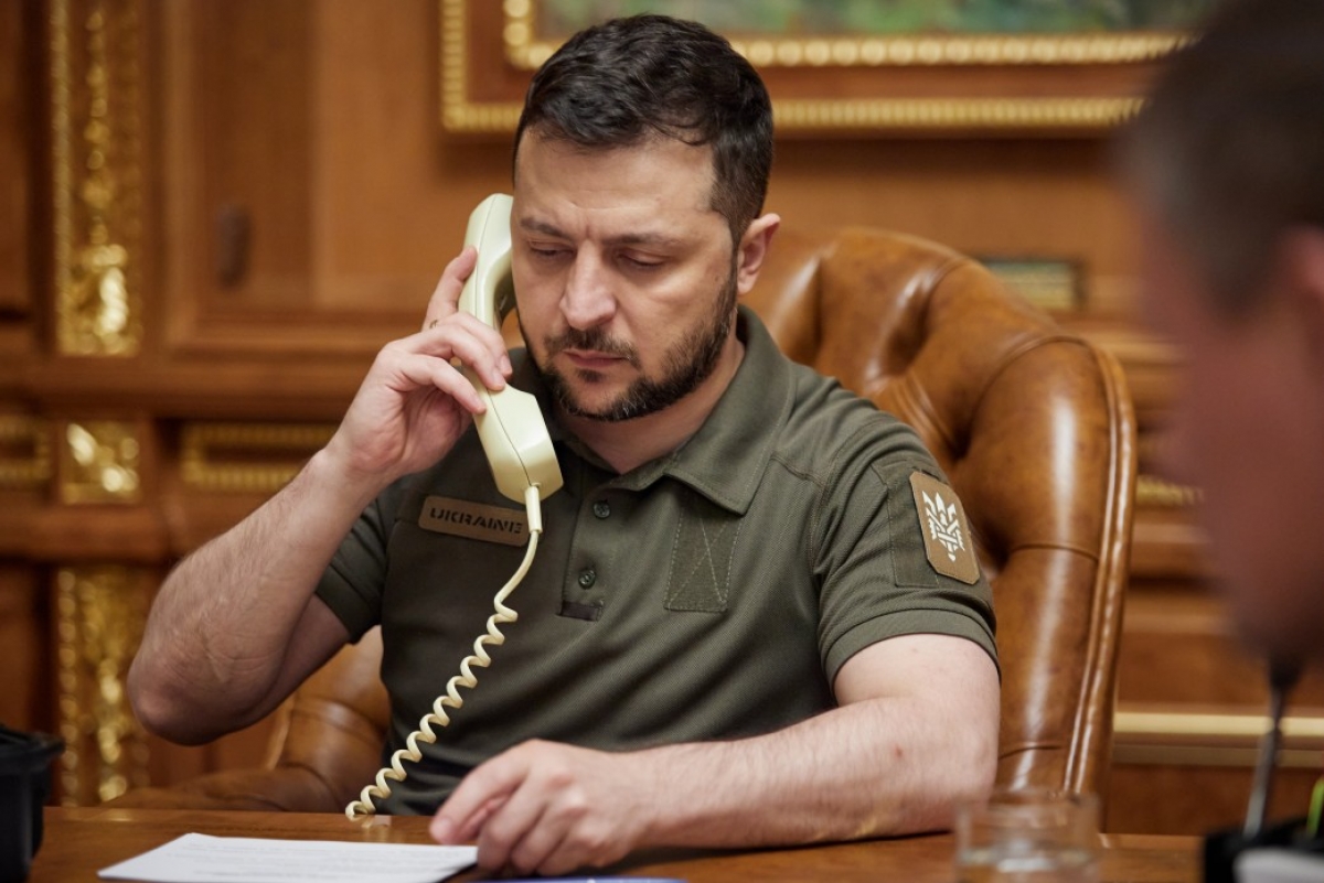Volodimir Zelenski a depus două proiecte de lege care prevăd prelungirea duratei legii marţiale şi a duratei mobilizării generale