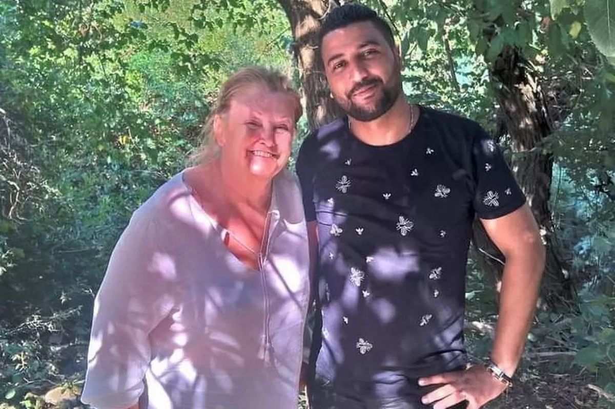 Are 73 de ani și trăiește o poveste de basm cu un bărbat de 39! „El este un tunisian cu sânge fierbinte!”