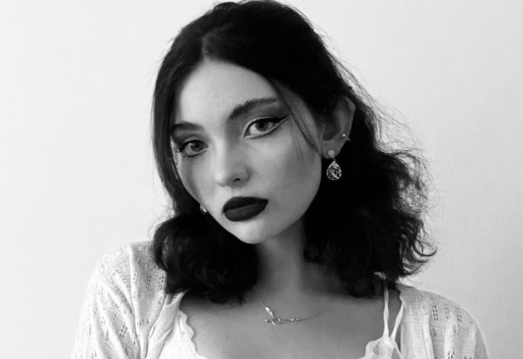 Alexandra Săsărman a fost găsită moartă într-un ciubăr! Era ziua în care a împlinit 22 de ani