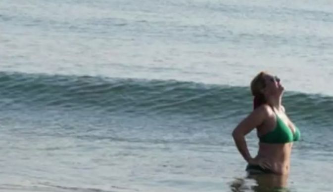 Andreea Esca, petrecere în costum de baie de Paște! Imagini inedite cu vedeta PRO TV în vacanța din Grecia