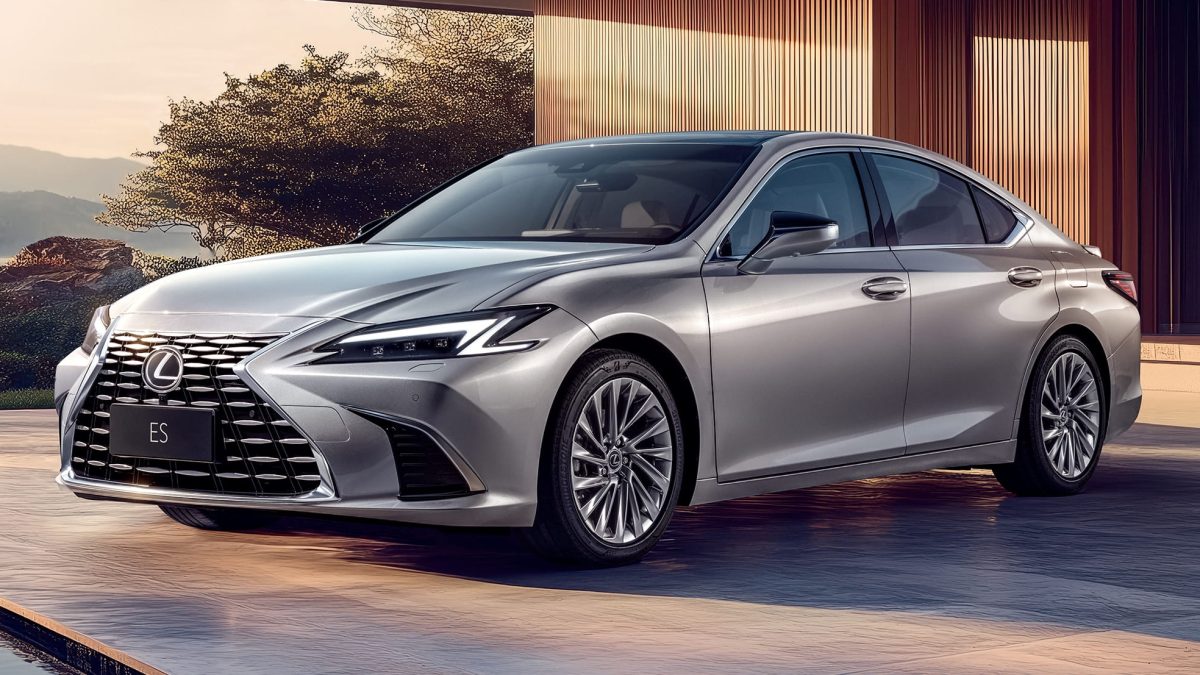 Modelele Lexus, Renault și Peugeot au șanse mai mari să aibă un istoric curat, conform unui studiu