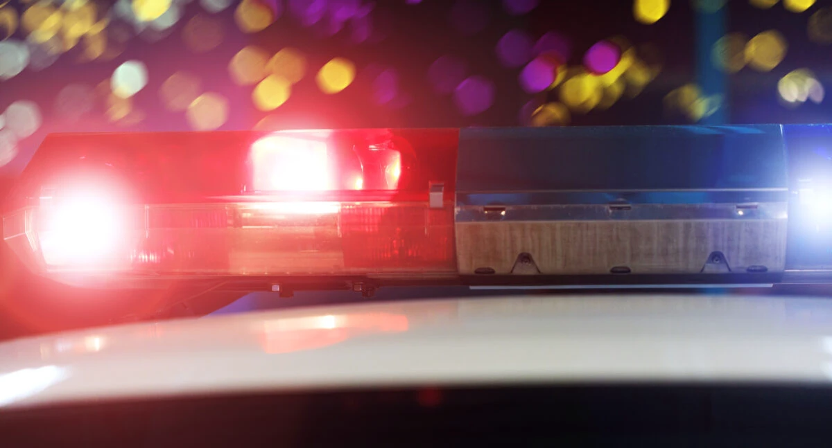 Ce trebuie să faci când Poliția aprinde girofarul în spatele tău! Reguli esențiale pentru șoferi