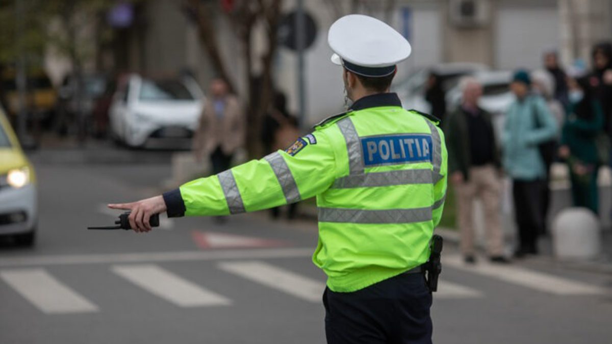 Ghinion. Un șofer a fost prins la volan fără permis, după ce a fost implicat într-un accident rutier la Iași fără să fie vinovat