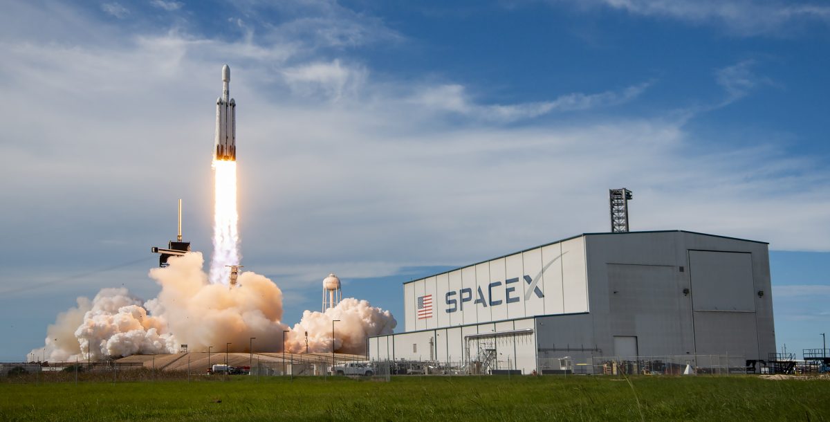 România sprijină oficial inițiativa SpaceX de a moderniza reglementările internaționale privind comunicațiile prin satelit