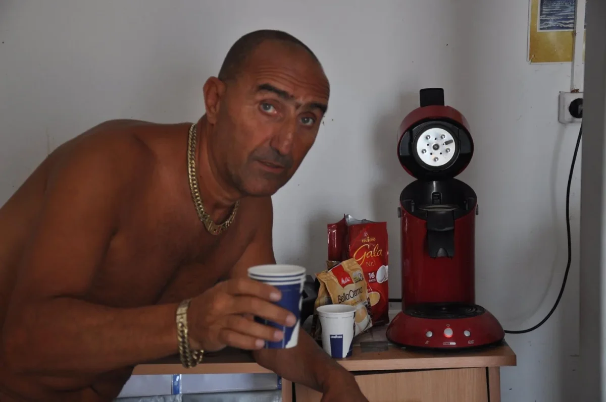 El ar fi fost, de fapt, cel mai mare „mafiot” al României! Show-uri cu femei frumoase, mașini de lux și petreceri uriașe