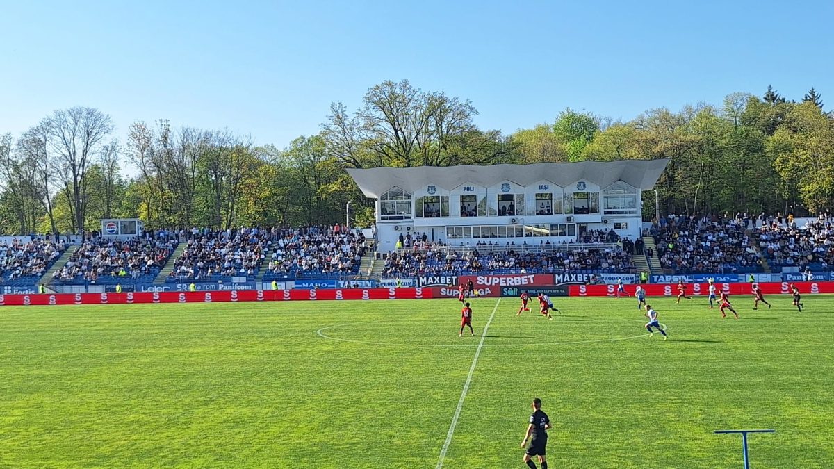Atmosferă superbă în Copou! Mii de ieșeni au venit la stadion să o susțină pe Poli