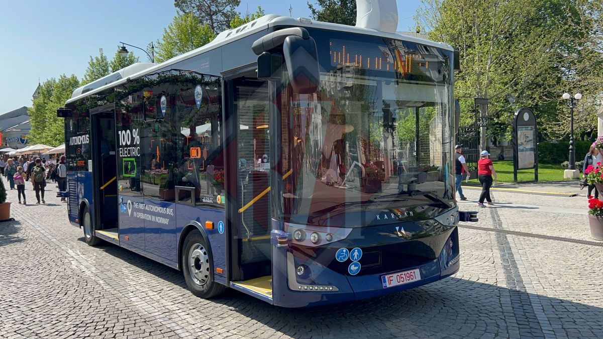 Autobuzul fără șofer este prezentat la Iași! Iată cum funcționează vehiculul autonom – LIVE VIDEO