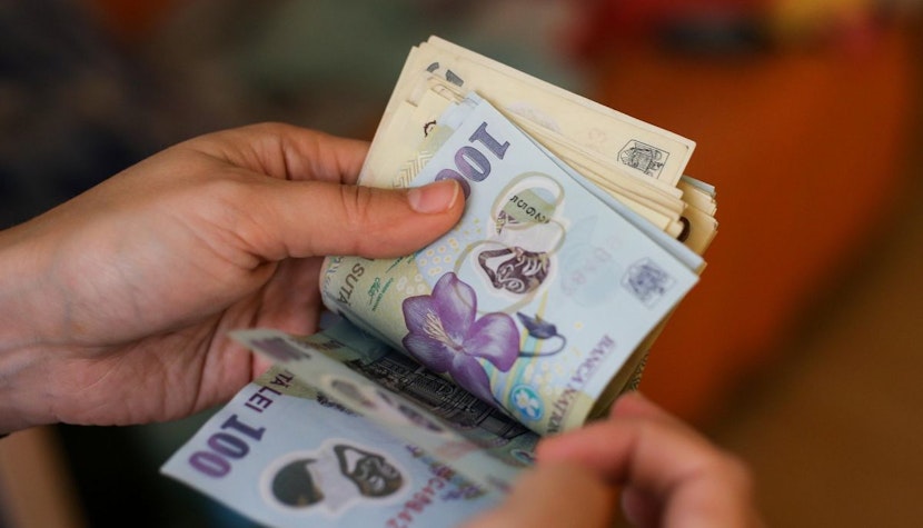 Românii pierd bani fără să știe! Tu știi unde e cel mai sigur loc pentru economii?
