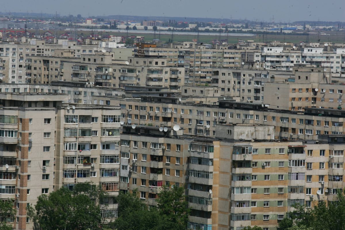 Dezvoltatorii imobiliari care folosesc banii cumpărătorilor de imobile în alte scopuri riscă să fie sancţionaţi. Proiectul va intra pentru dezbatere şi vot în plenul Camerei Deputaţilor