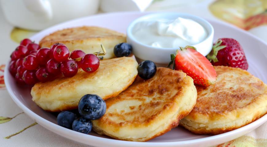 Cea mai simplă și delicioasă rețetă de brânzoaice la tigaie. Cum se prepară și ce ingrediente ai nevoie