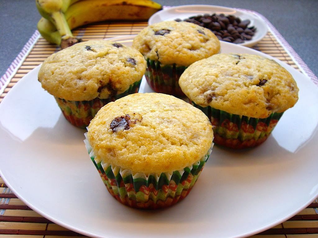 Brioșe cu banane și ciocolată – Rețetă delicioasă și foarte ușoară