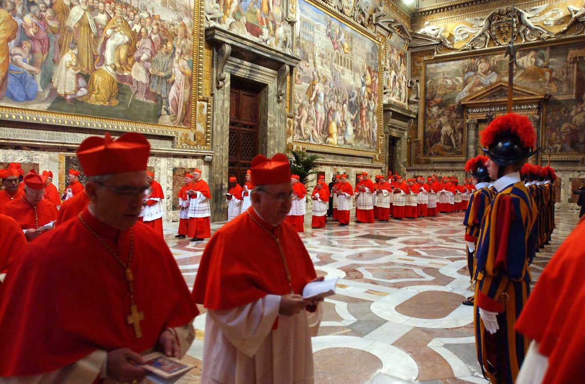 Care este salariul unui cardinal la Vatican. Papa Francisc a tăiat veniturile tuturor