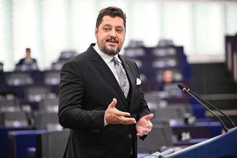 Claudiu Târziu, europarlamentar și președinte CNC al AUR, discurs în Parlamentul European: „Europa nu va deveni mai sigură printr-o cursă a înarmării”