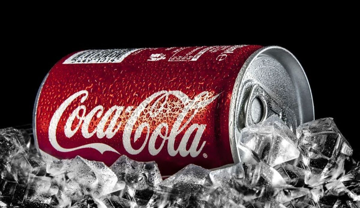Danezii boicotează Coca-Cola în semn de protest față de Trump. Cine are de câștigat