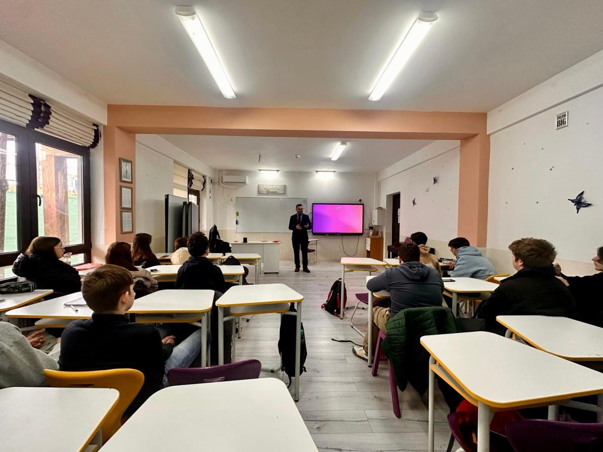 Elevii Liceului „Profesor Mihai Dumitriu” din Valea Lupului, în dialog despre răspunderea minorilor și siguranța rutieră