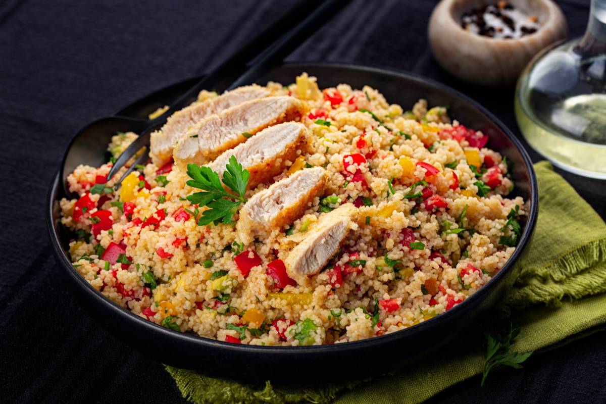 Cușcuș cu pui – O rețetă simplă, nutritivă și delicioasă pentru întreaga familie