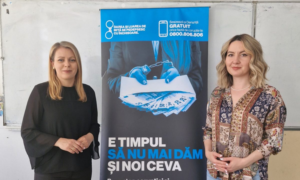Ofițerii DGA Iași au desfășurat o activitate educațională pentru promovarea integrității la Liceul de Informatică „Grigore C. Moisil”