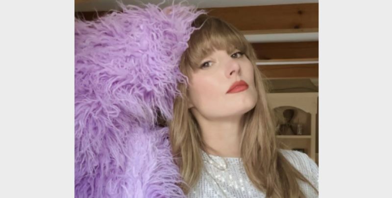 Este dublura lui Taylor Swift! Oamenii o confundă pe stradă cu artista și îi cer poze!