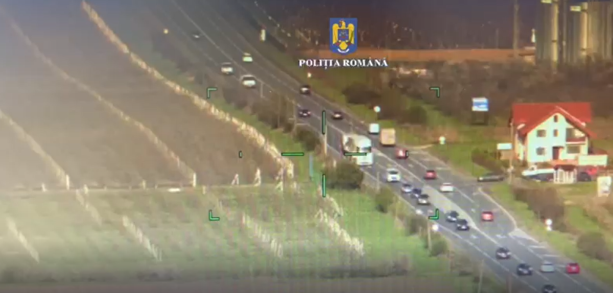 Traficul rutier din Iași, supravegheat din elicopter de polițiști