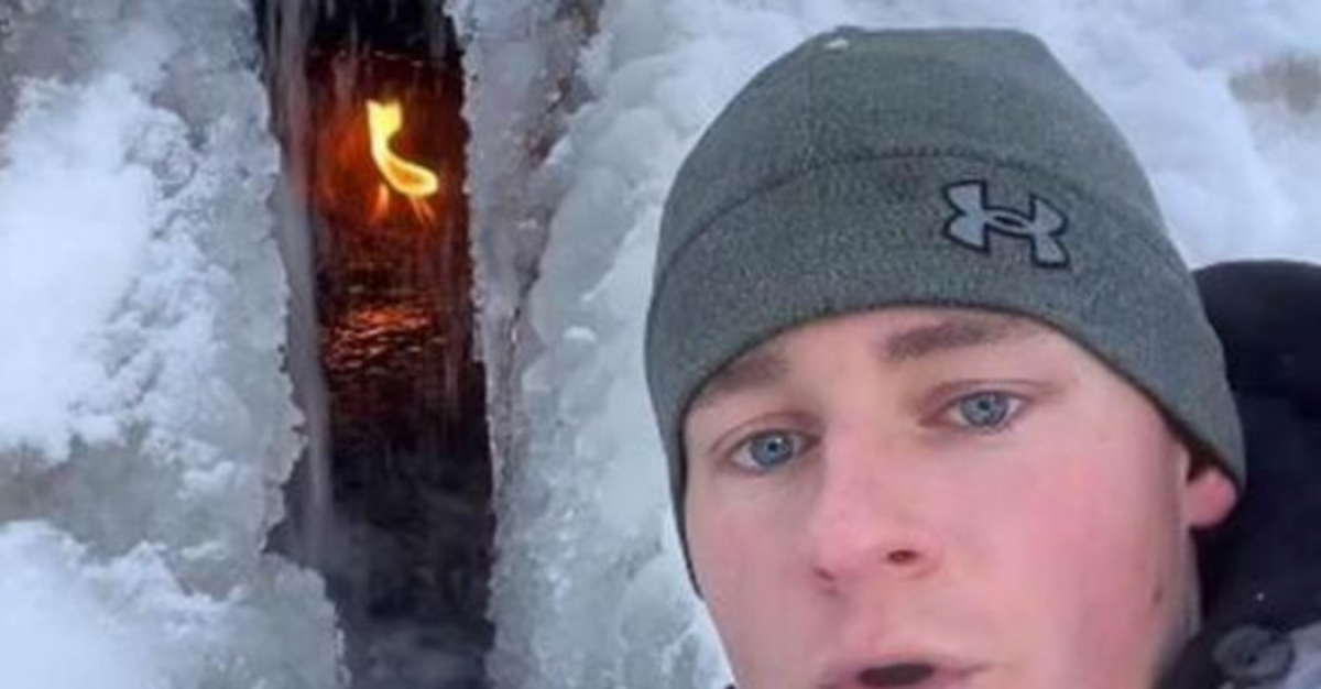 Focuri care nu se sting! Descoperirea unei flăcări eterne în inima cascadelor din New York