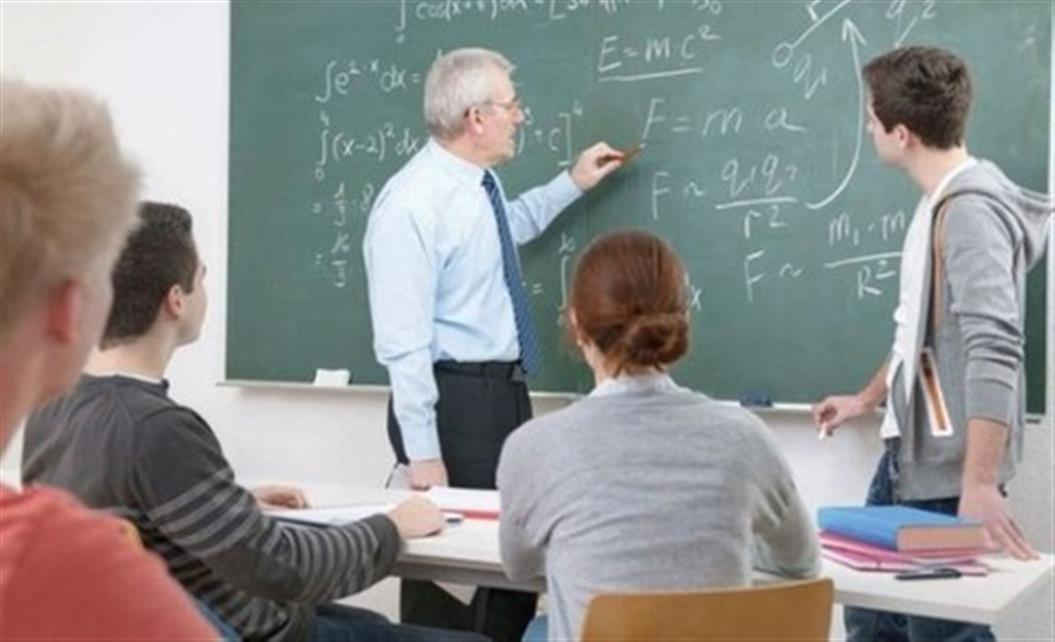 Se schimbă regulile privind gradația de merit a profesorilor! Câți bani vor câștiga în plus