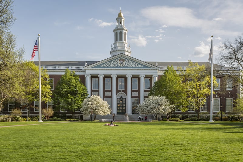 Ultimatum pentru Harvard. Administrația Trump amenință cu tăierea fondurilor dacă universitatea nu respectă condițiile impuse
