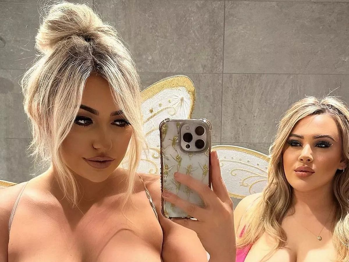 Iepurașii PlayBoy au renunțat și la sutien, și la inhibiții! Duo-ul fierbinte își invită fanii la o seară în oraș