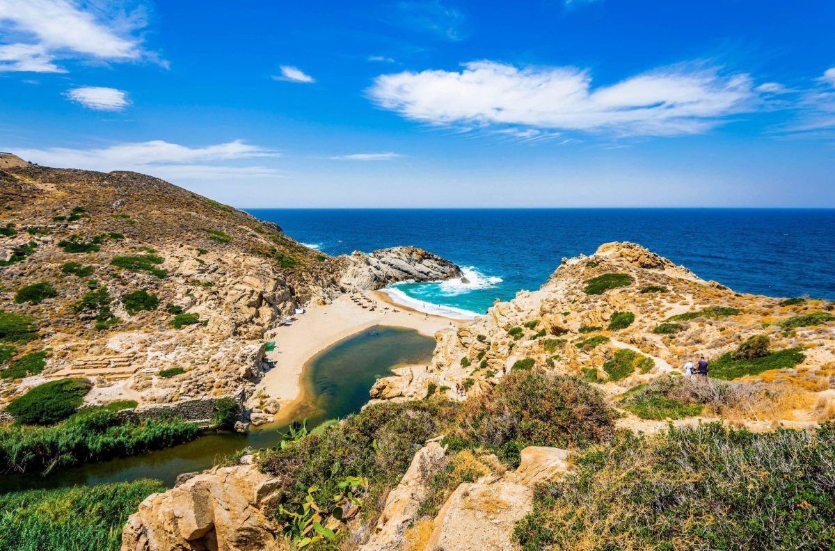 Insula Ikaria din Grecia, o adevărată bijuterie ce trebuie neapărat vizitată – În acest loc oamenii trăiesc peste 100 de ani