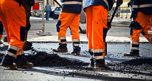 Constructori mari vor să pună mâna pe contractul de modernizare a drumurilor dintr-o comună din Iași! Proiectul depășește 1,3 milioane de euro
